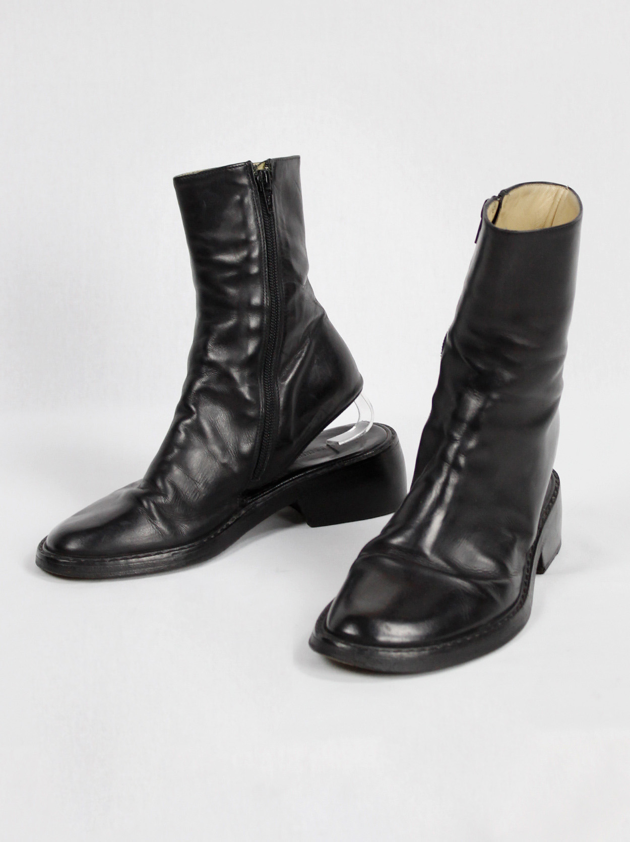 appel Dat Fjord Ann Demeulemeester black ankle boots with cut out heel (36) — spring 1994 -  V A N II T A S