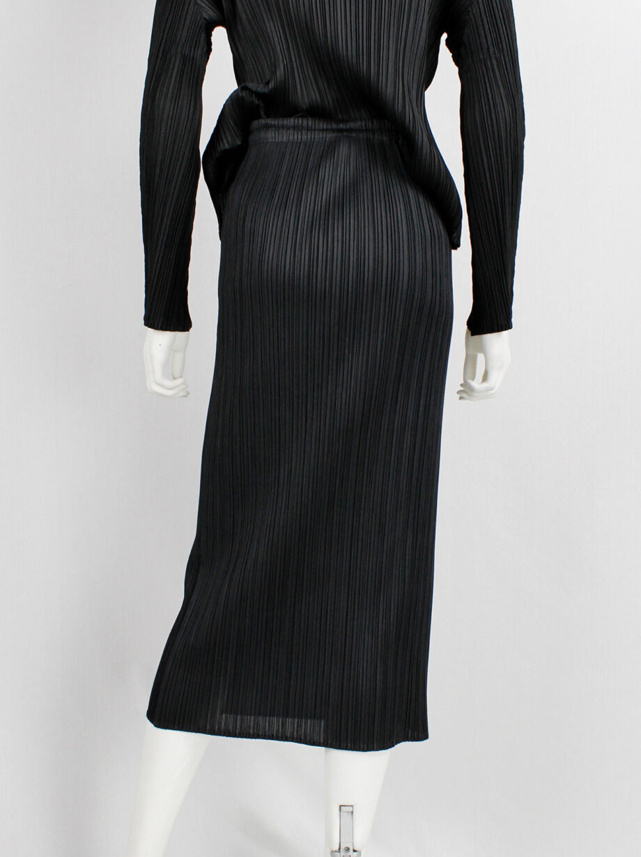 vintage Issey Miyake Pleats Please black straight midi-skirt with fine pressed pleats (4)