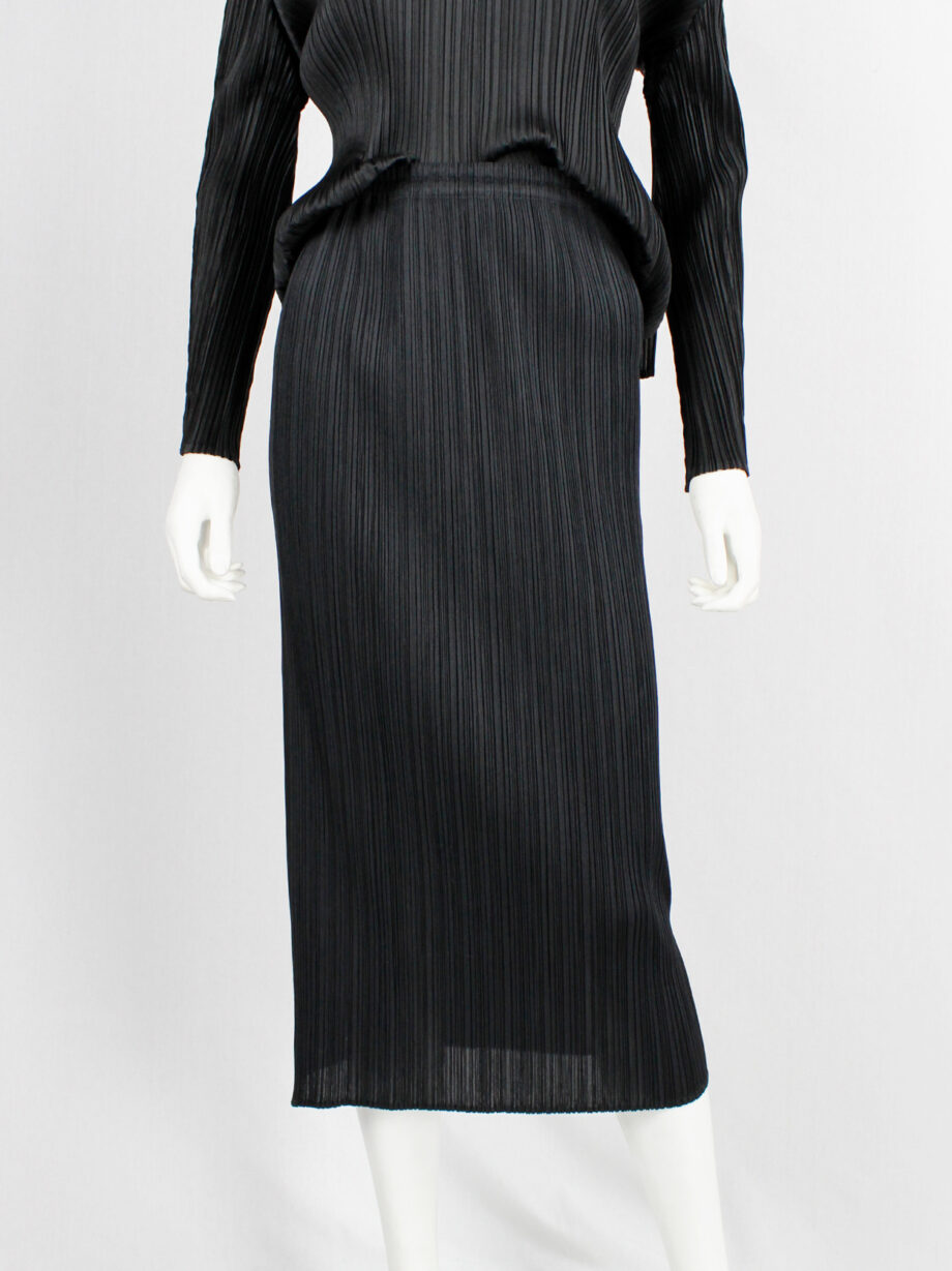 vintage Issey Miyake Pleats Please black straight midi-skirt with fine pressed pleats (7)