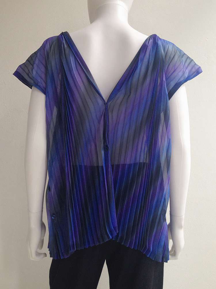 Issey Miyake Fete purple pleated transformable top - V A N II T A S