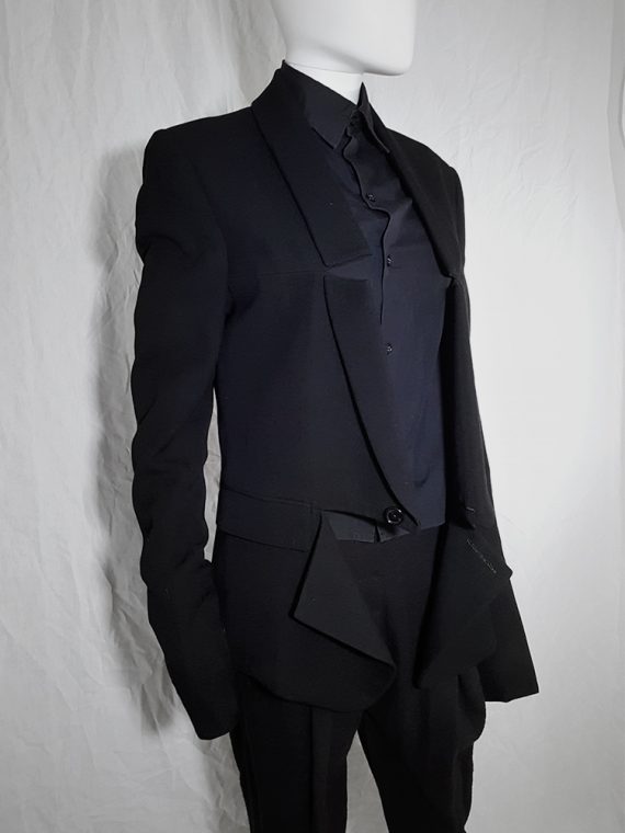 Ann Demeulemeester black blazer with cut panel runway fall 2011 _173752(0)