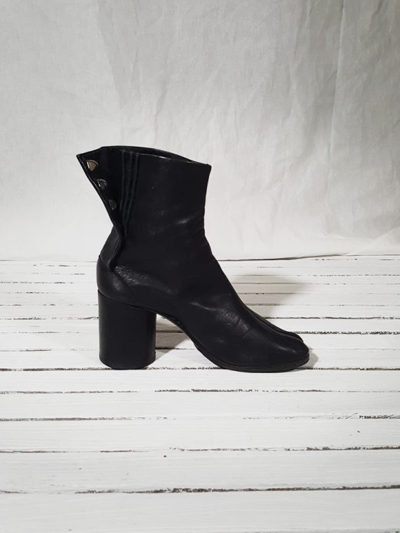 archive Maison Martin Margiela black leather tabi boots with block heel_151827