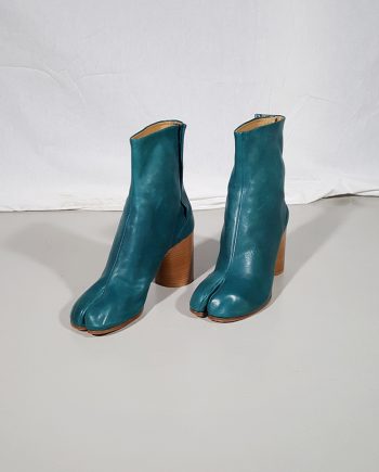 Maison Martin Margiela green tabi boots with wooden block heel (40)