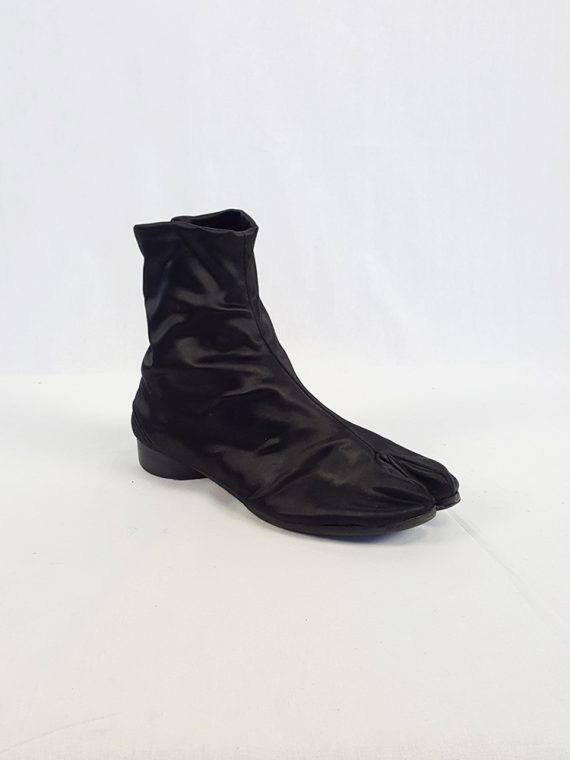 vintage Maison Martin Margiela black satin tabi boots with low heel fall 1998 105353