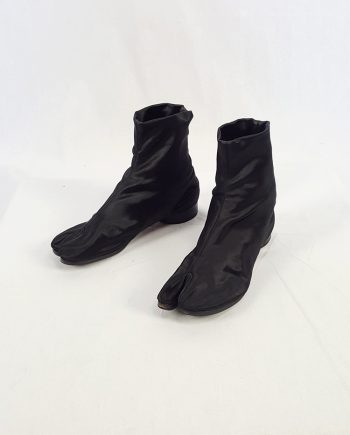 Maison Martin Margiela black satin tabi boots with low heel (37) — fall 1998