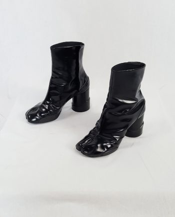 Maison Martin Margiela black patent techno tabi boots (40) — fall 2014