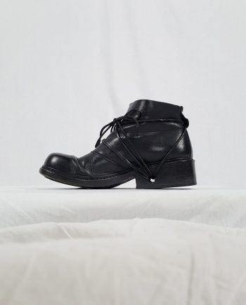 Dirk Bikkembergs black boots with laces through the soles (41) — late 90's
