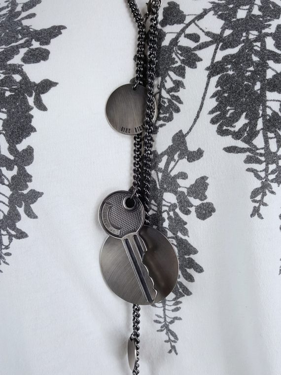 vaniitas Dirk Bikkembergs long necklace with silver discs and key runway spring 2004 1549