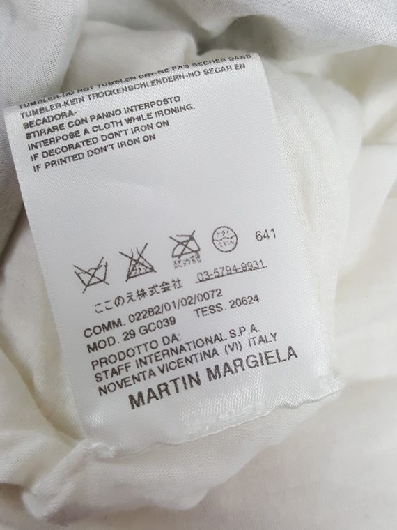 vaniitas vintage Maison Martin Margiela white t-shirt with hidden razor blade fall 2007 155055(0)