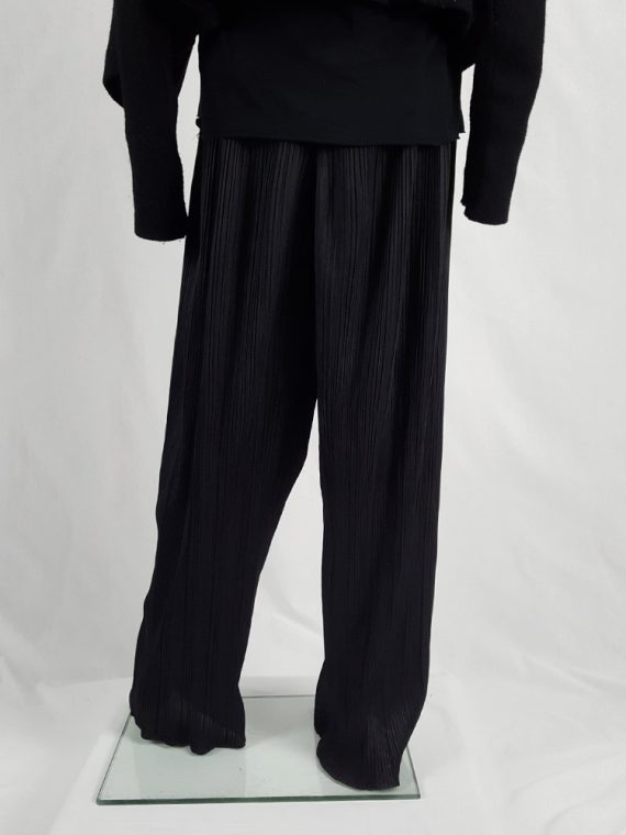 vaniitas vintage Issey Miyake Pleats Please black pleated relaxed trousers 135825