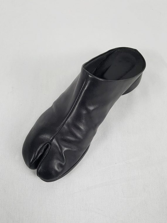 vaniitas vintage Maison Martin Margiela black tabi slipper with low heel spring 2002 125031