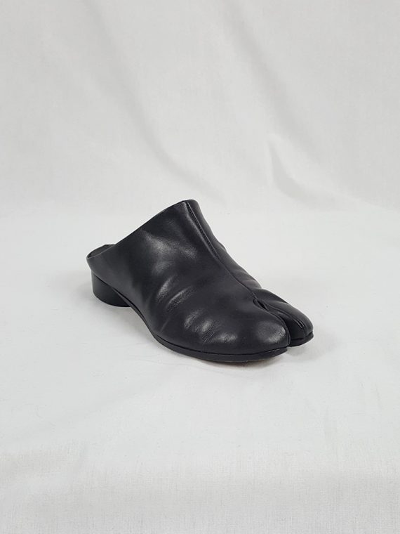 vaniitas vintage Maison Martin Margiela black tabi slipper with low heel spring 2002 125148(0)