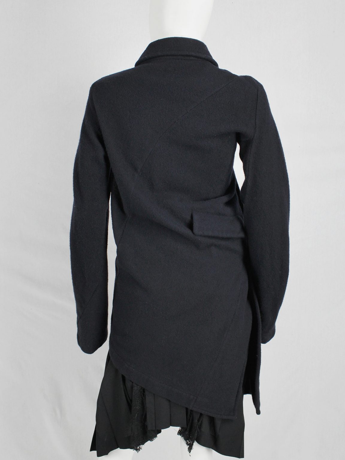 Comme des Garçons Comme blue coat twisting around the body — AD 2008