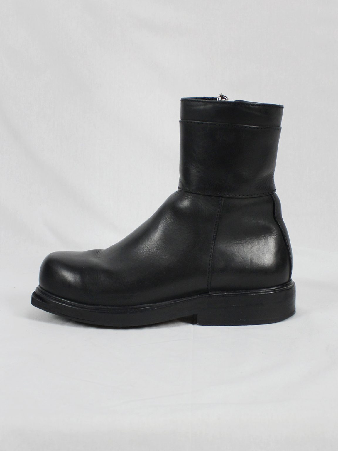 Dirk Bikkembergs black boots with mountaineering tip and brown band (41) — late 90's