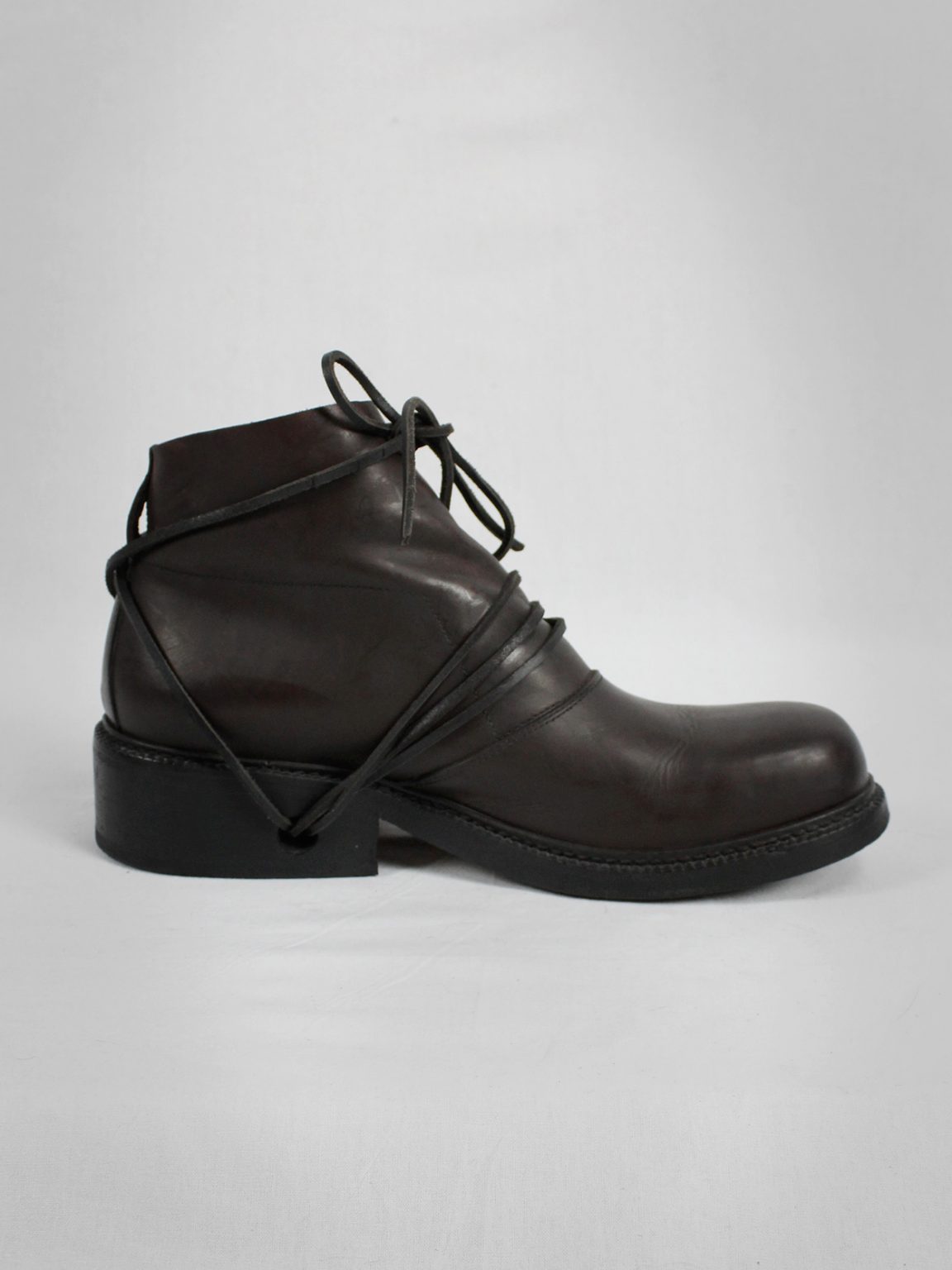 Dirk Bikkembergs brown boots with flap and laces through the soles (44) — late 90's