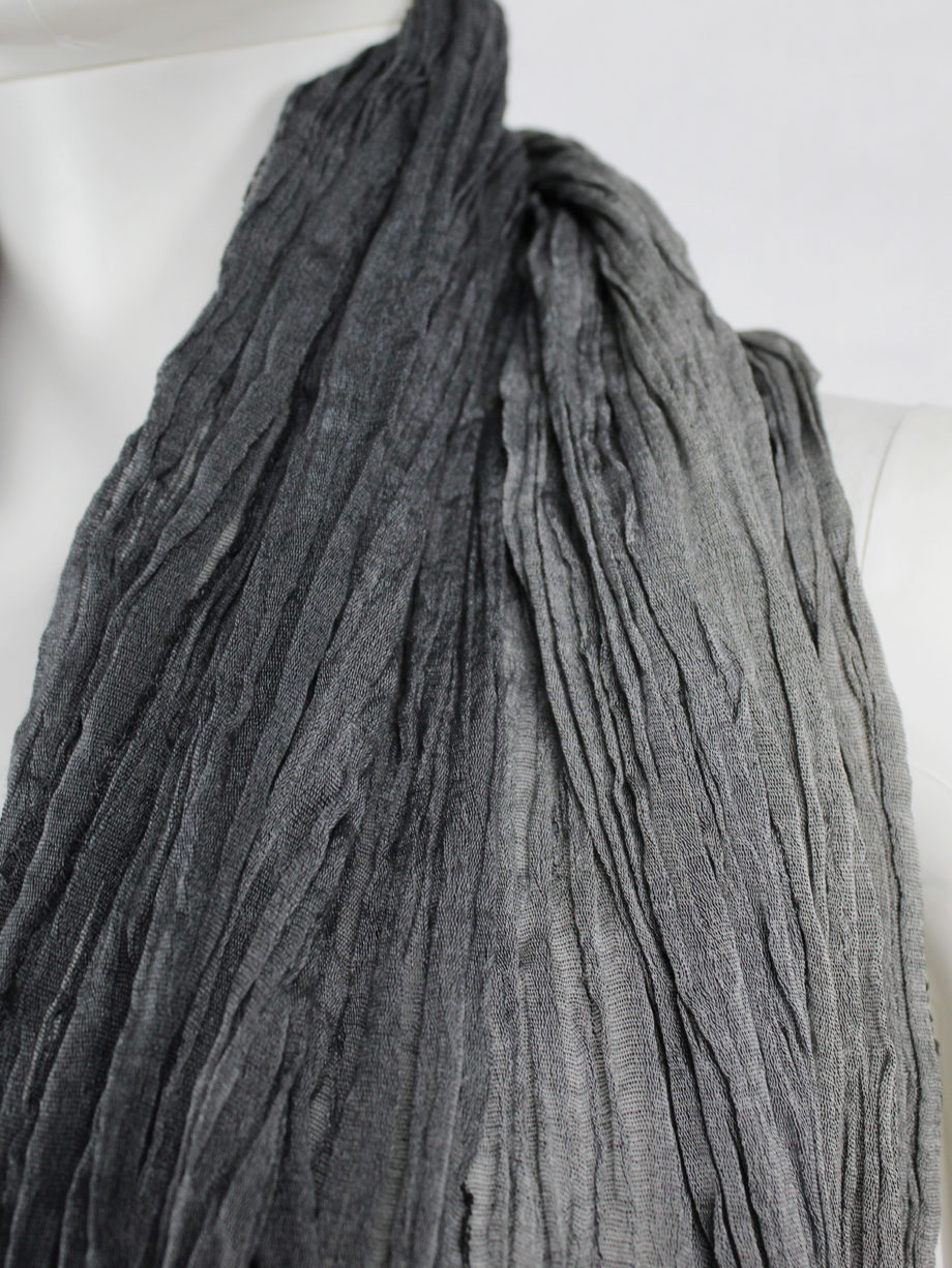 Issey Miyake grey ombre scarf with wrinkled pleats — 1980's