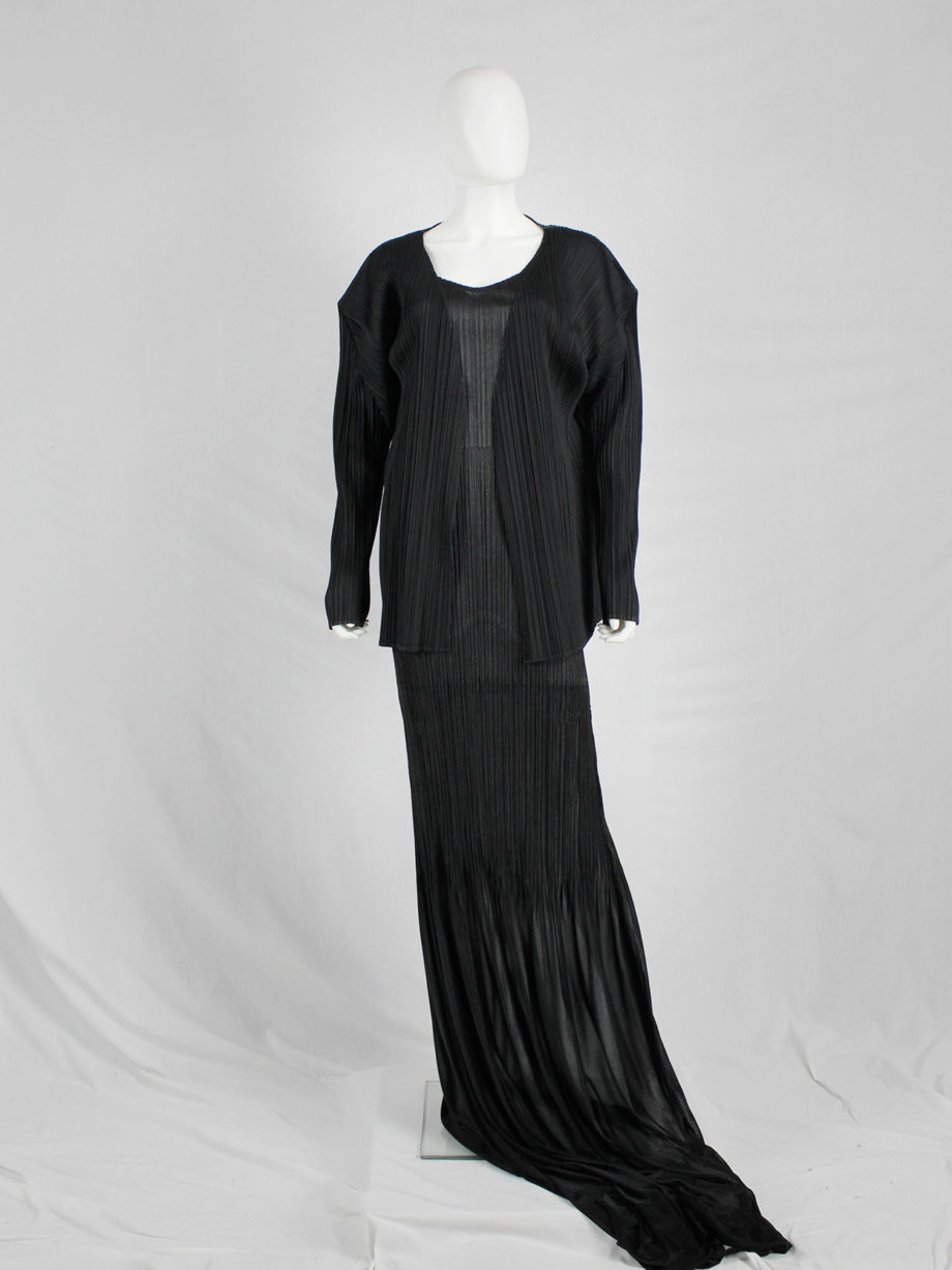 vaniitas vintage Issey Miyake Pleats Please black cardigan with squared shoulders3669