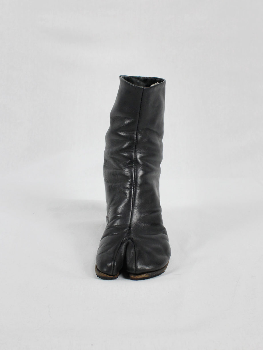 vaniitas vintage Maison Martin Margiela black tabi boots with round wooden heel 2001 4619