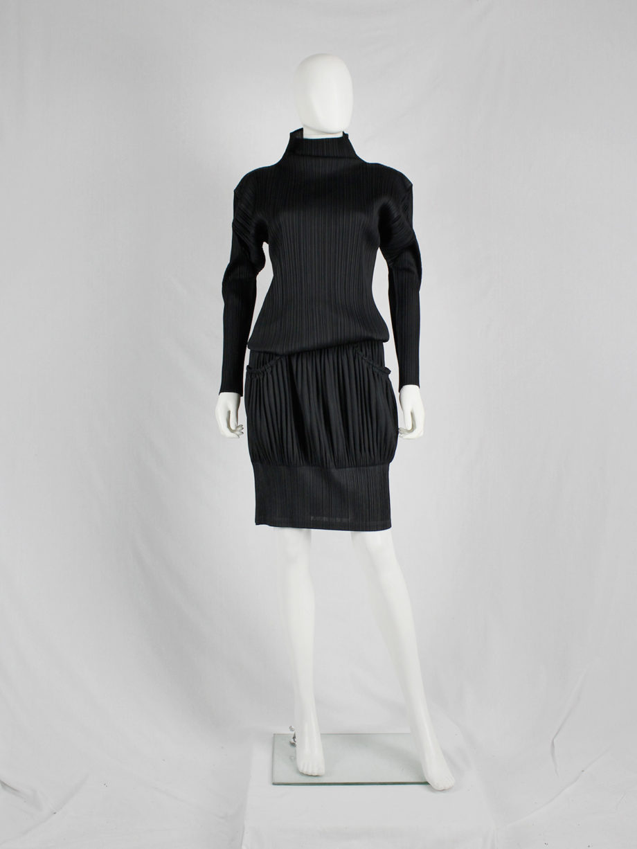 vaniitas Issey Miyake Pleats Please black bubble skirt with different pleats 2024