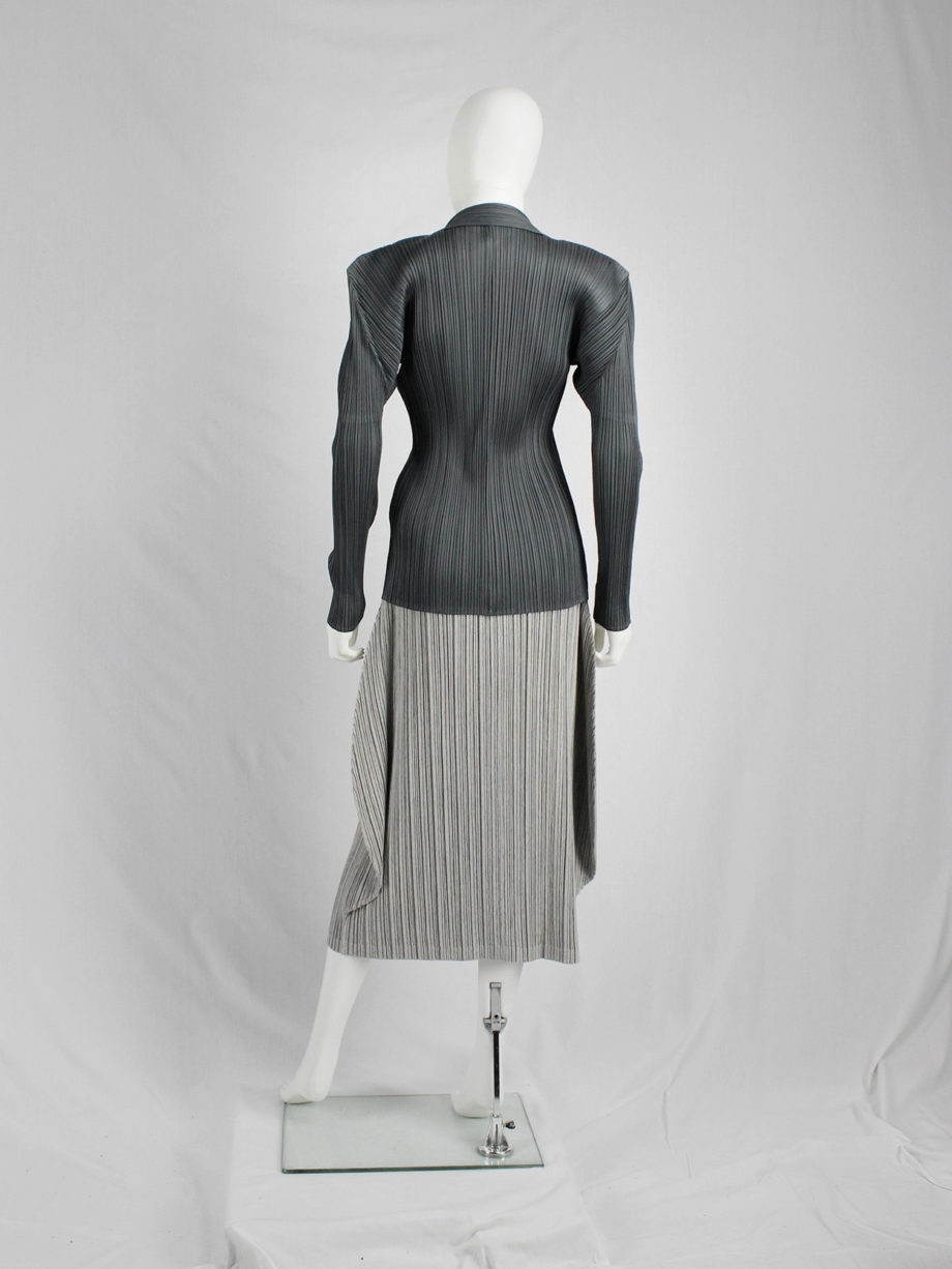 vaniitas Issey Miyake Pleats Please grey button-up cardigan with squared shoulders and lapels 1362