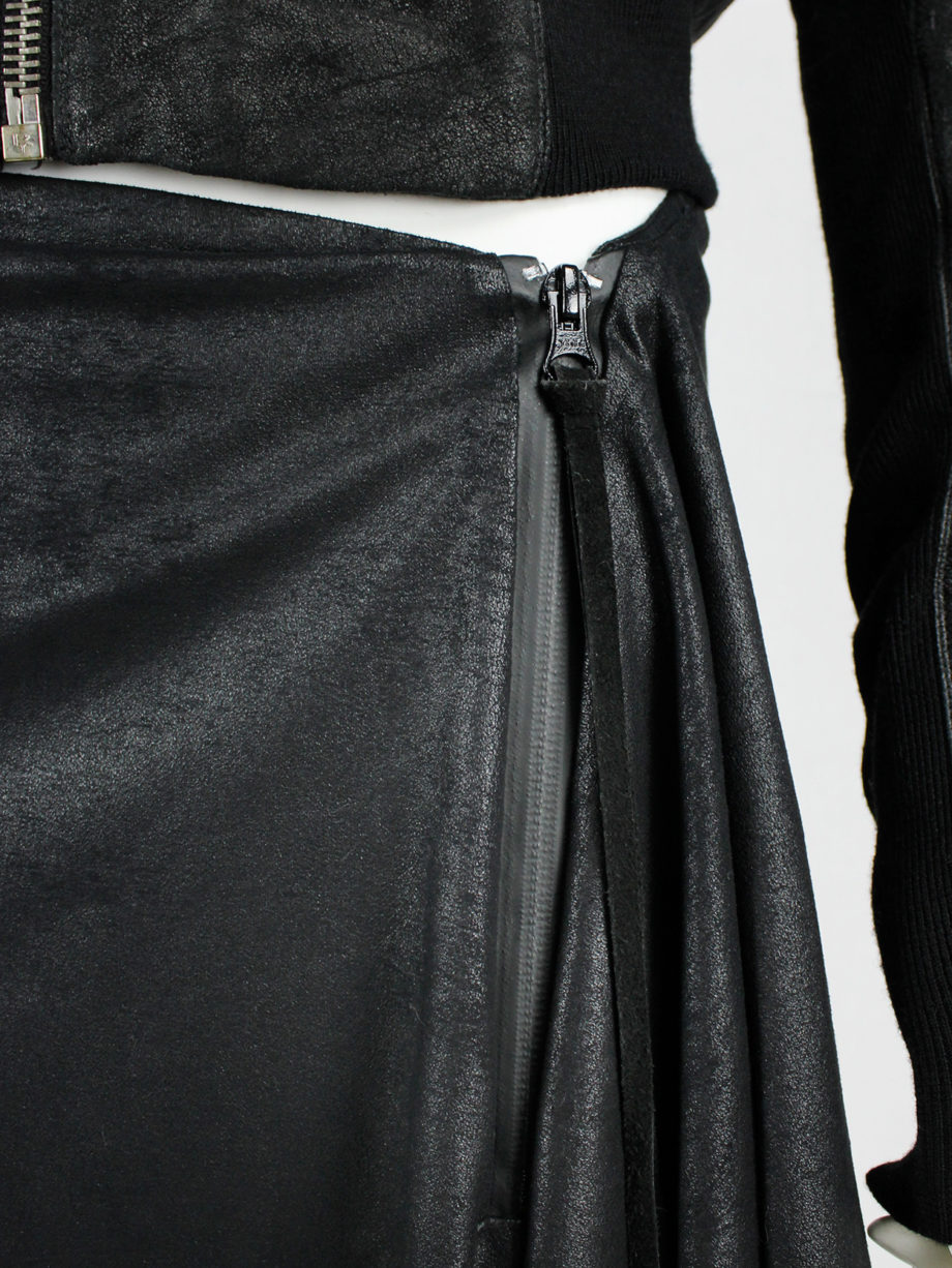 A.F. Vandevorst black short skirt with asymmetric drape — fall 2010 - V ...
