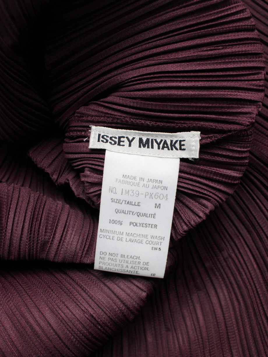 vaniitas vintage Issey Miyake pleates burgundy jumper with square shoulders 6460