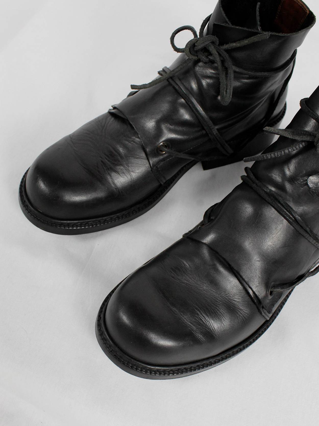 Dirk Bikkembergs black boots with flap and laces through the soles (44 ...