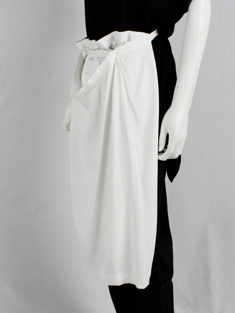 vaniitas Maison Martin Margiela white skirt worn on the front of the body spring 2004 (5)