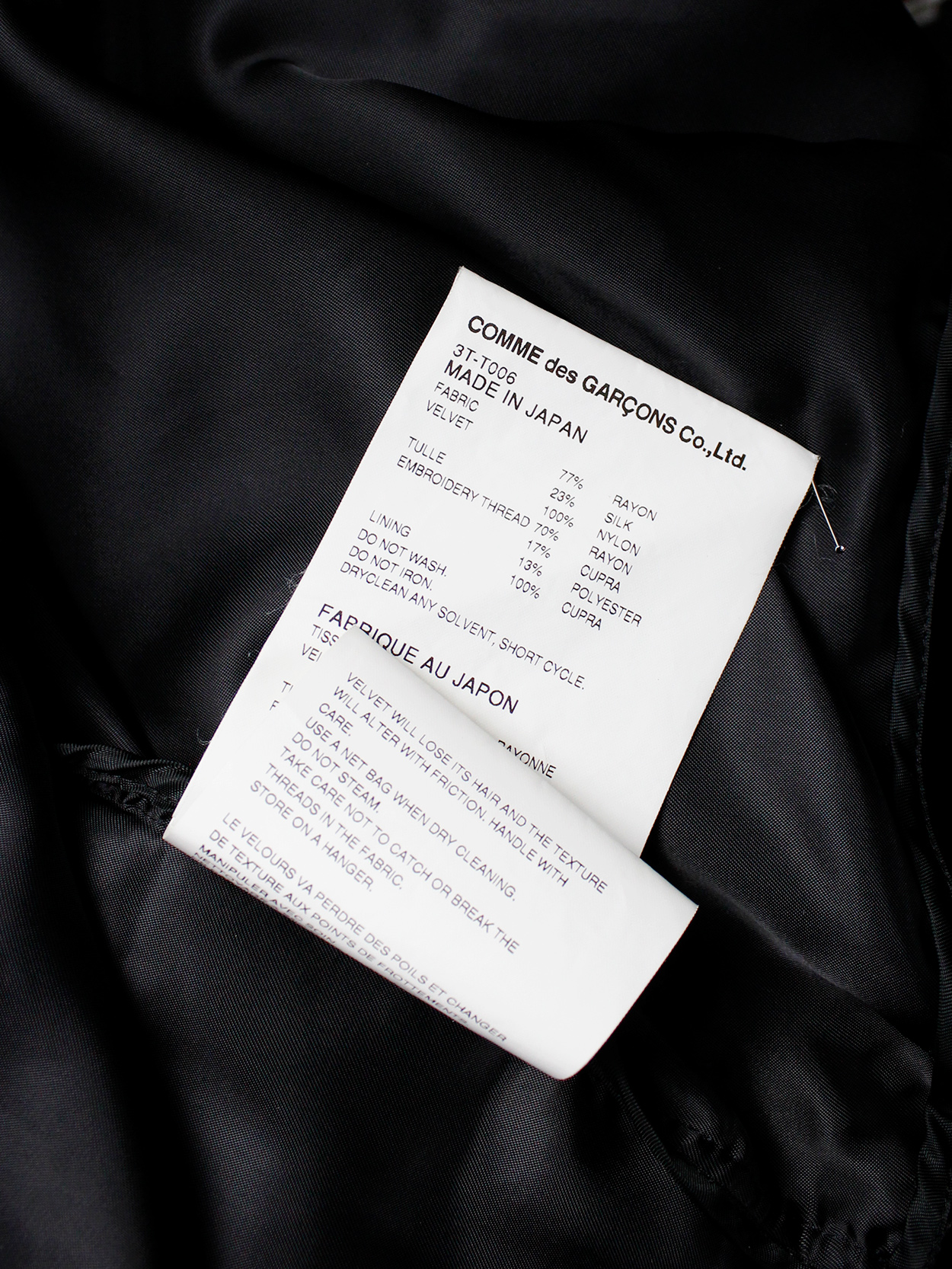 Noir Kei Ninomiya black velvet jumper with lace top and zigzag ...