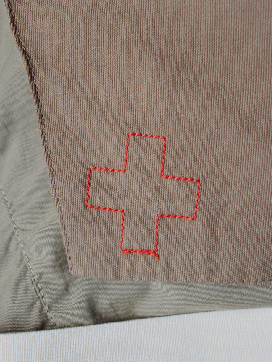 vaniitas af Vandevorst brown breastplate with back number 21 runway spring 2001 (11)