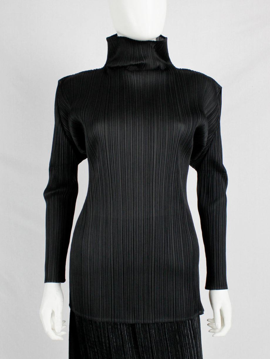 Issey Miyake Pleats Please black turtleneck jumper with square ...
