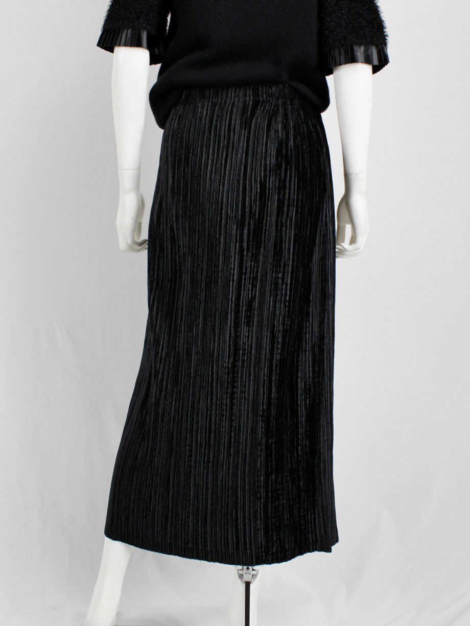 Issey Miyake black velvet maxi skirt with fine pressed pleats - V A N ...