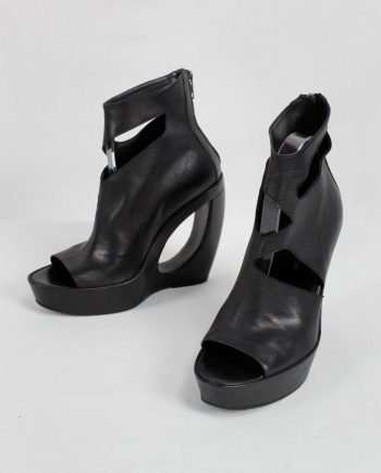 Ann Demeulemeester black platform boots with cut-out curved heel (39) — spring 2013