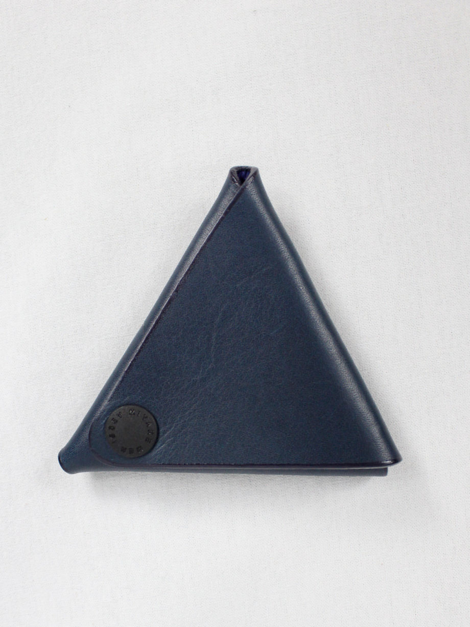 Issey Miyake Men dark navy origami coin pouch (5)