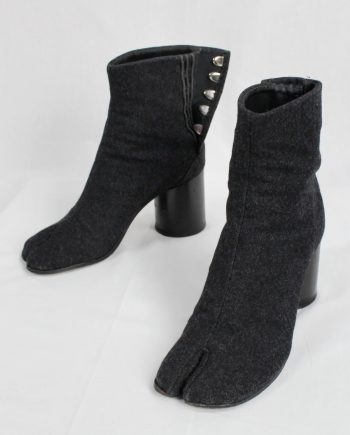 Maison Martin Margiela dark grey felt tabi boots with cylindrical heel (39/40) — 1990's