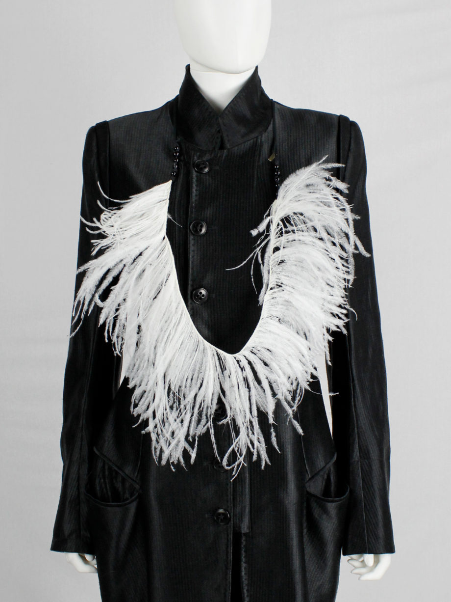 vintage Ann Demeulemeester white ostrich feather collar or necklace runway spring 2018 (20)