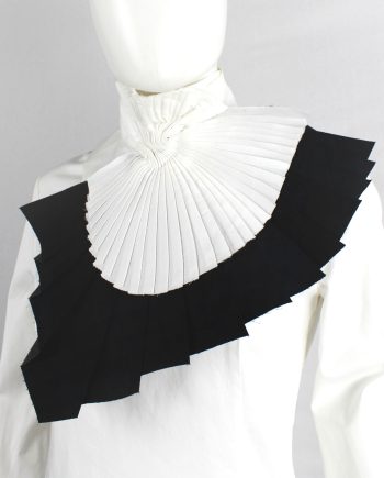 A.F. Vandevorst white and black wing-shaped pleated collar — fall 2001