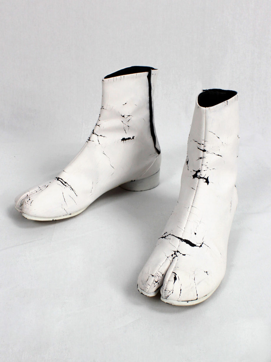 Maison Martin Margiela white painted tabi boots with low heel fall 1998 (8)