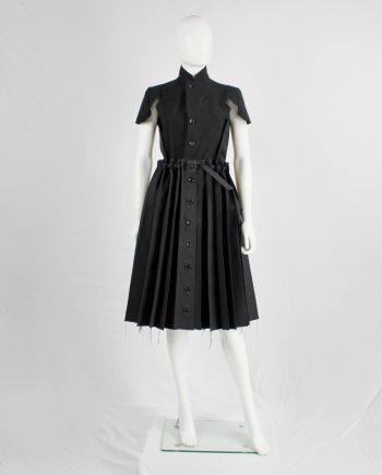 Wim Neels navy pleated skirt with front buttons and slideable across the belt