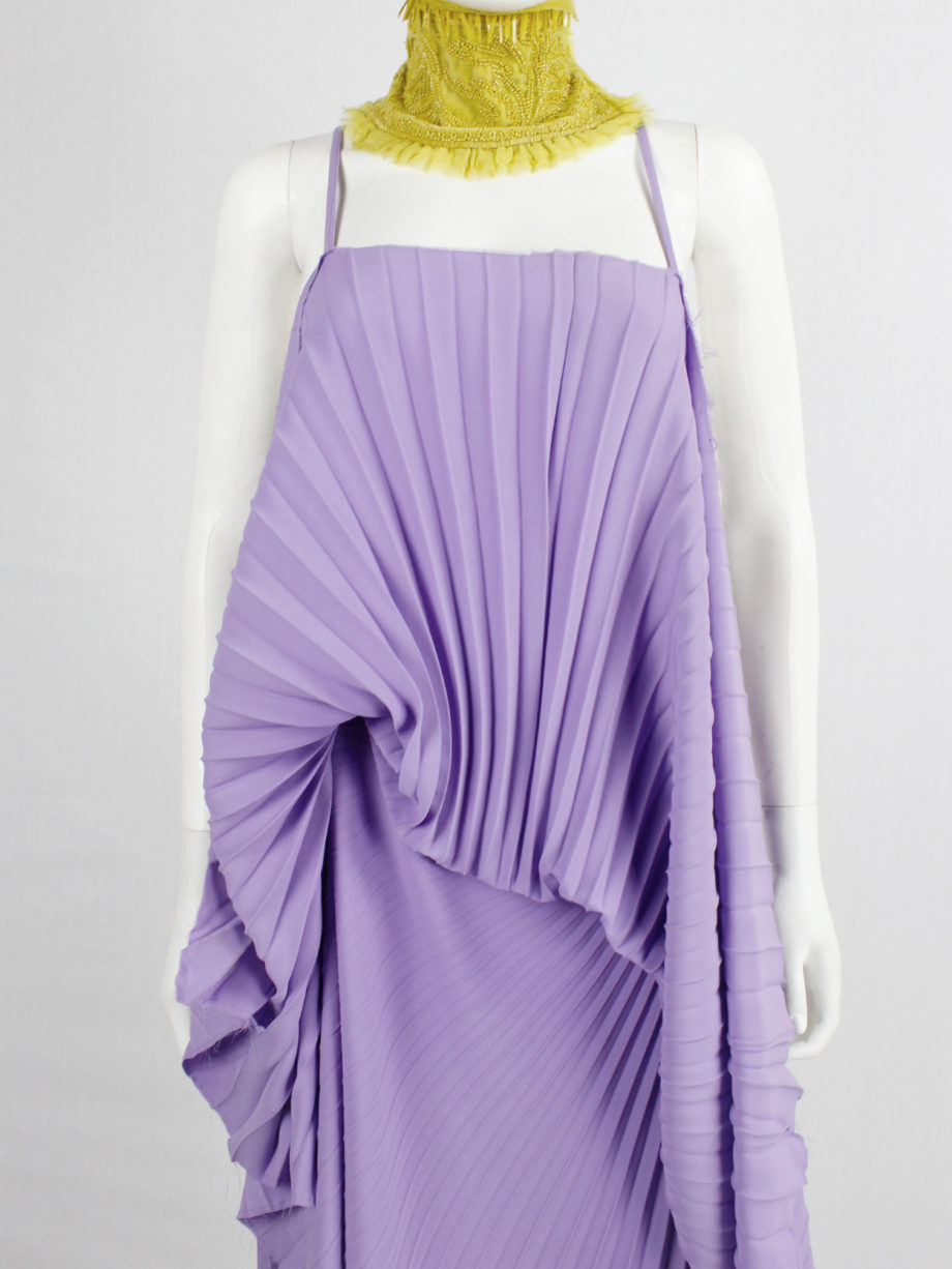 A.F. Vandevorst purple draped backless dress with accordeon pleats — spring 2008