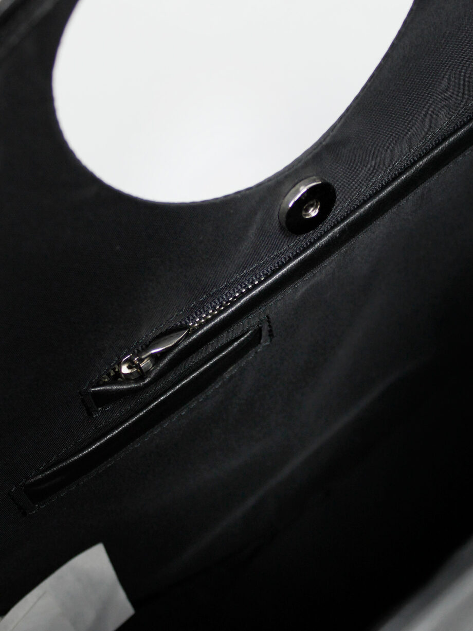 1990s YSACCS Pour Tous black circle shaped handbag (9)