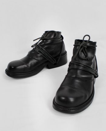 Dirk Bikkembergs black boots with flap and laces through the soles (39) — fall 1994