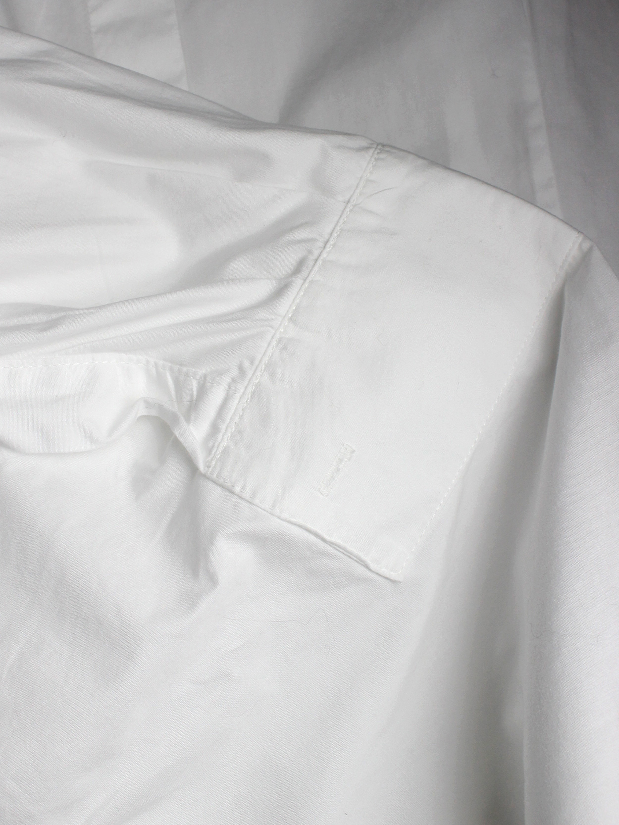 A.F. Vandevorst white pocket shirt with upwards folded sleeves — spring ...
