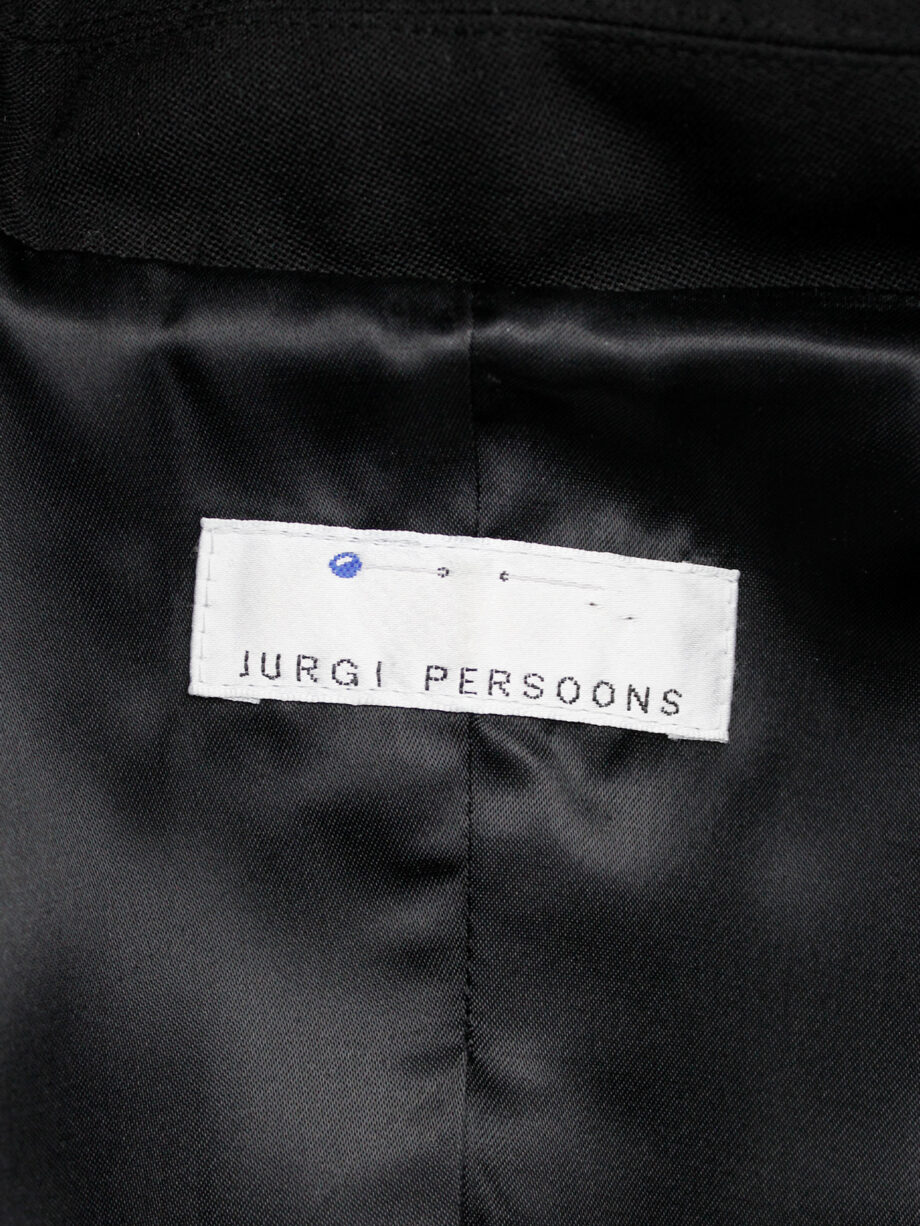 Jurgi Persoons black blazer deconstructed into a tailcoat with red stitches fall 1999 (6)
