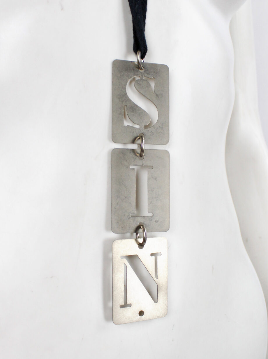 Ann Demeulemeester necklace with metal SIN stencilled dogtags spring 2003 (9)