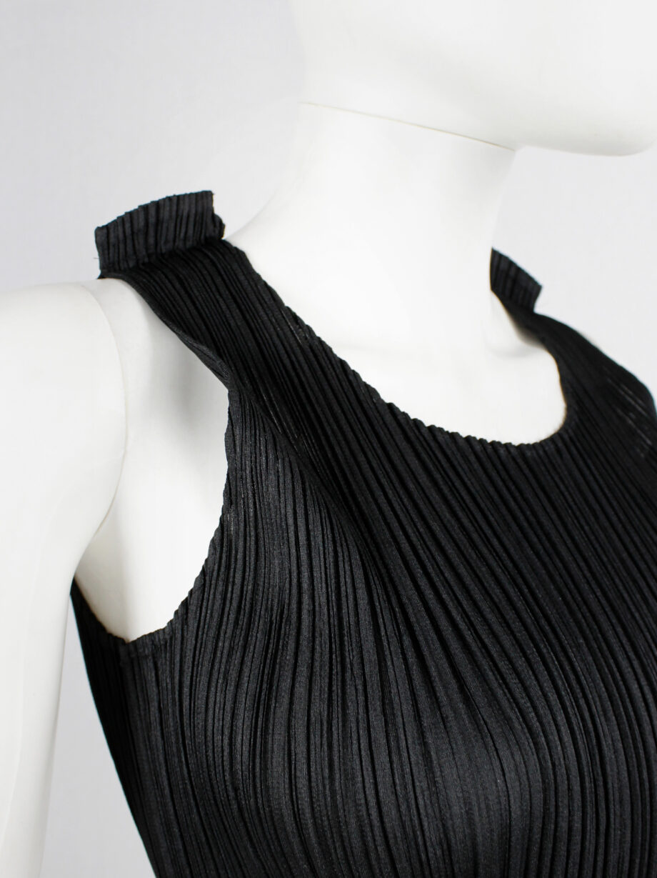 Issey Miyake Pleats Please black pleated sleeveless top with tucked shoulders (5)