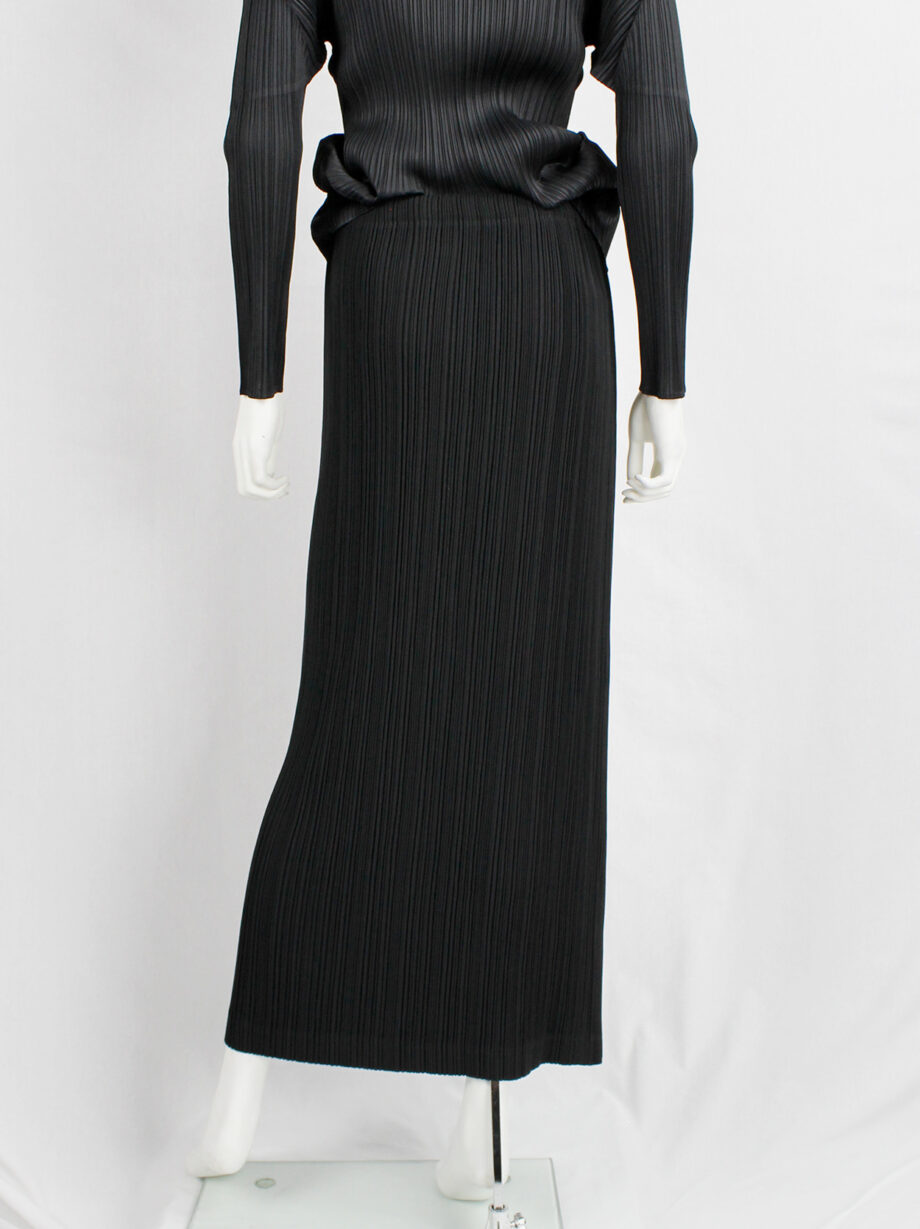 Issey Miyake black straight maxi skirt with fine pressed pleats early 2000s (5)