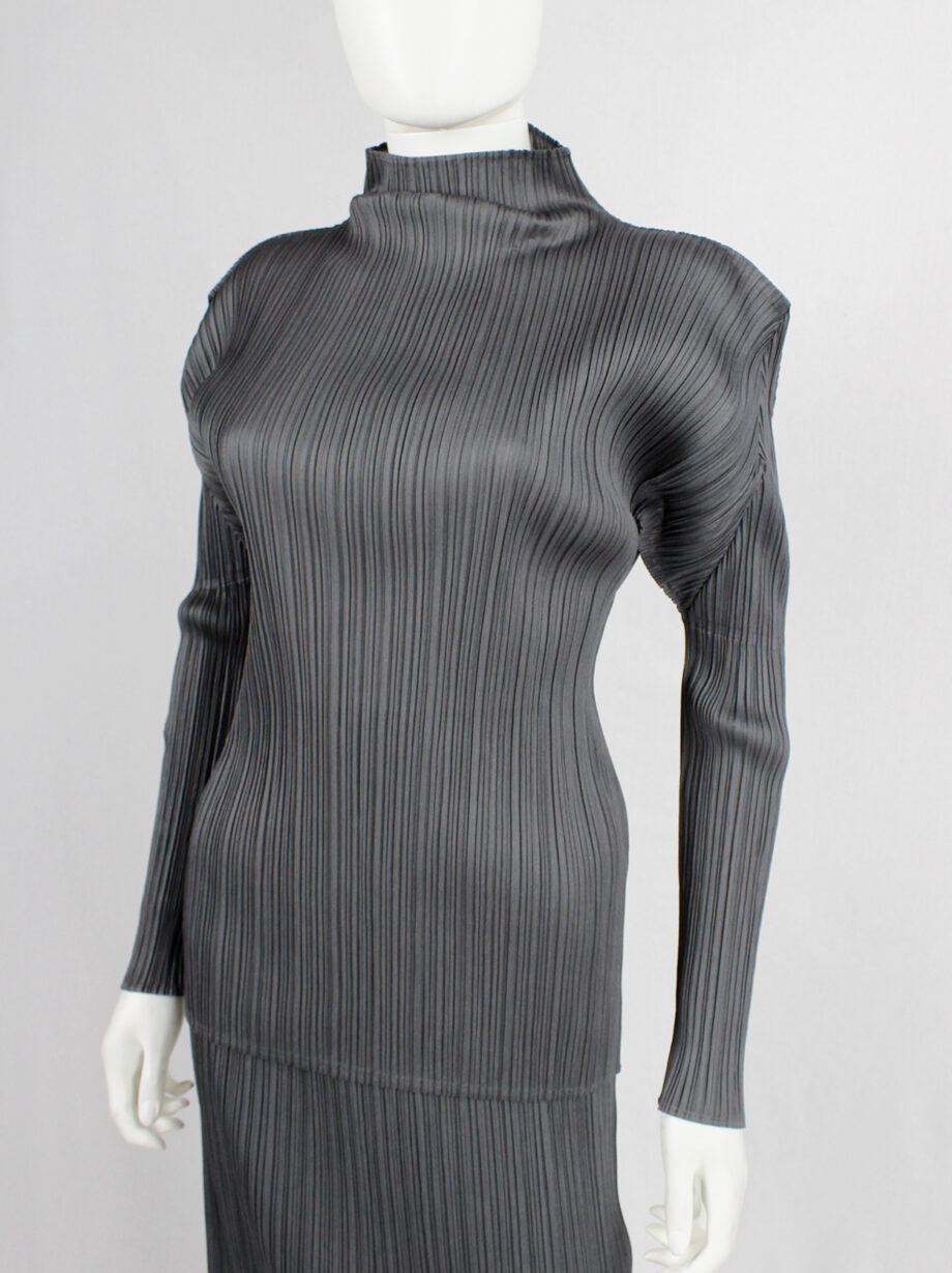 Issey Miyake grey pleated turtleneck jumper with square shoulders (10)