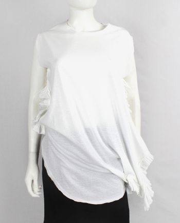 Comme des Garçons white deformed t-shirt with side ruffles — spring 2013