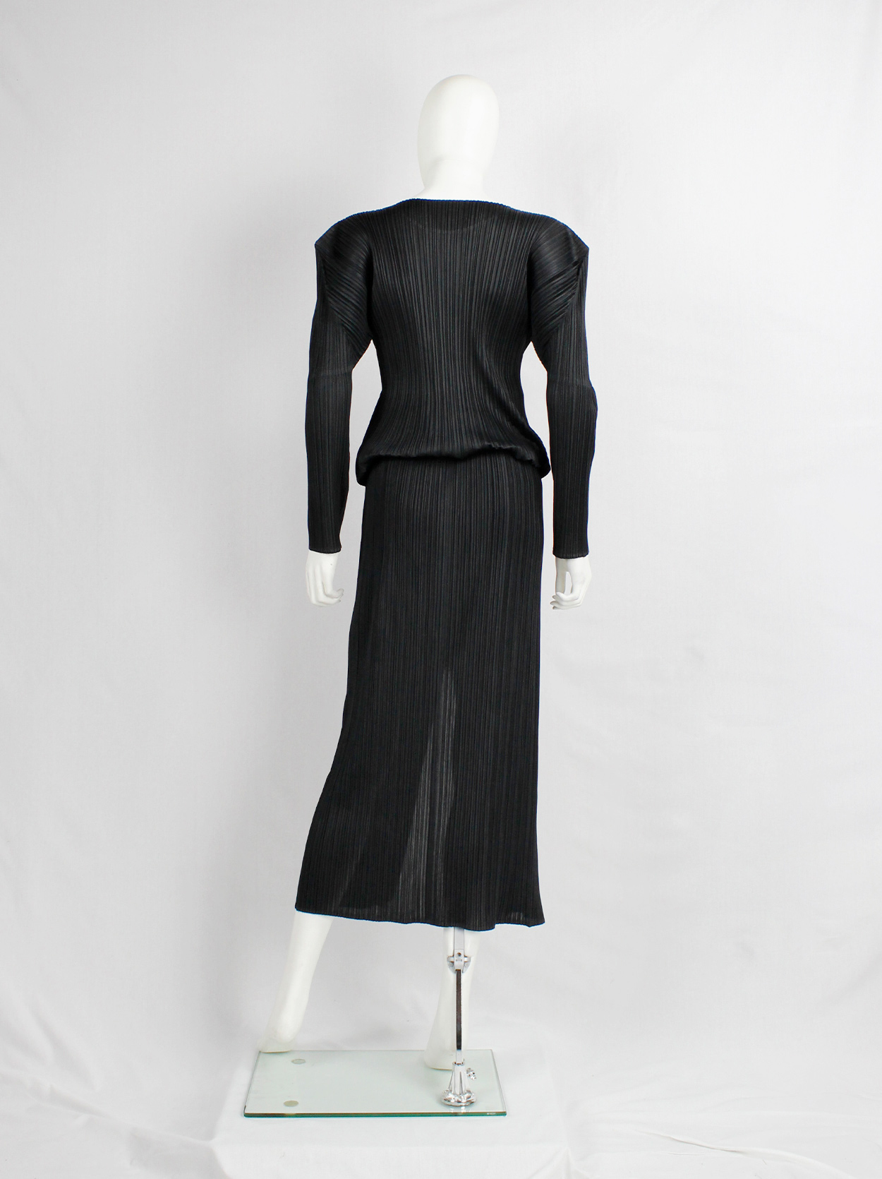 Issey Miyake Pleats Please black maxi skirt with front zipper — early ...